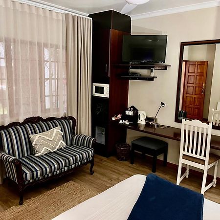 Dunvegan Execu Lodge อีเดนเวล ภายนอก รูปภาพ