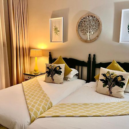 Dunvegan Execu Lodge อีเดนเวล ภายนอก รูปภาพ